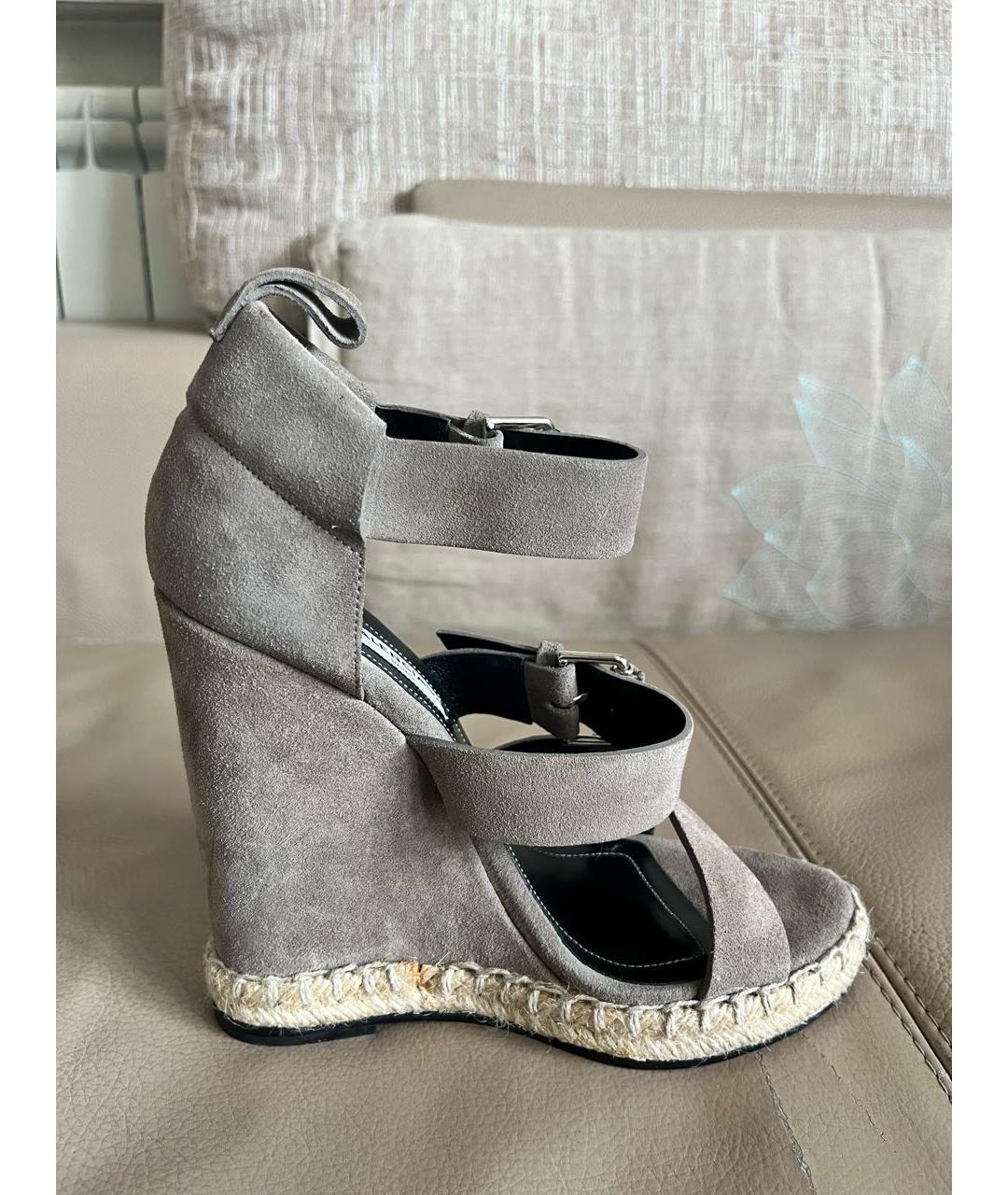 BALENCIAGA Серые замшевые босоножки, фото 7