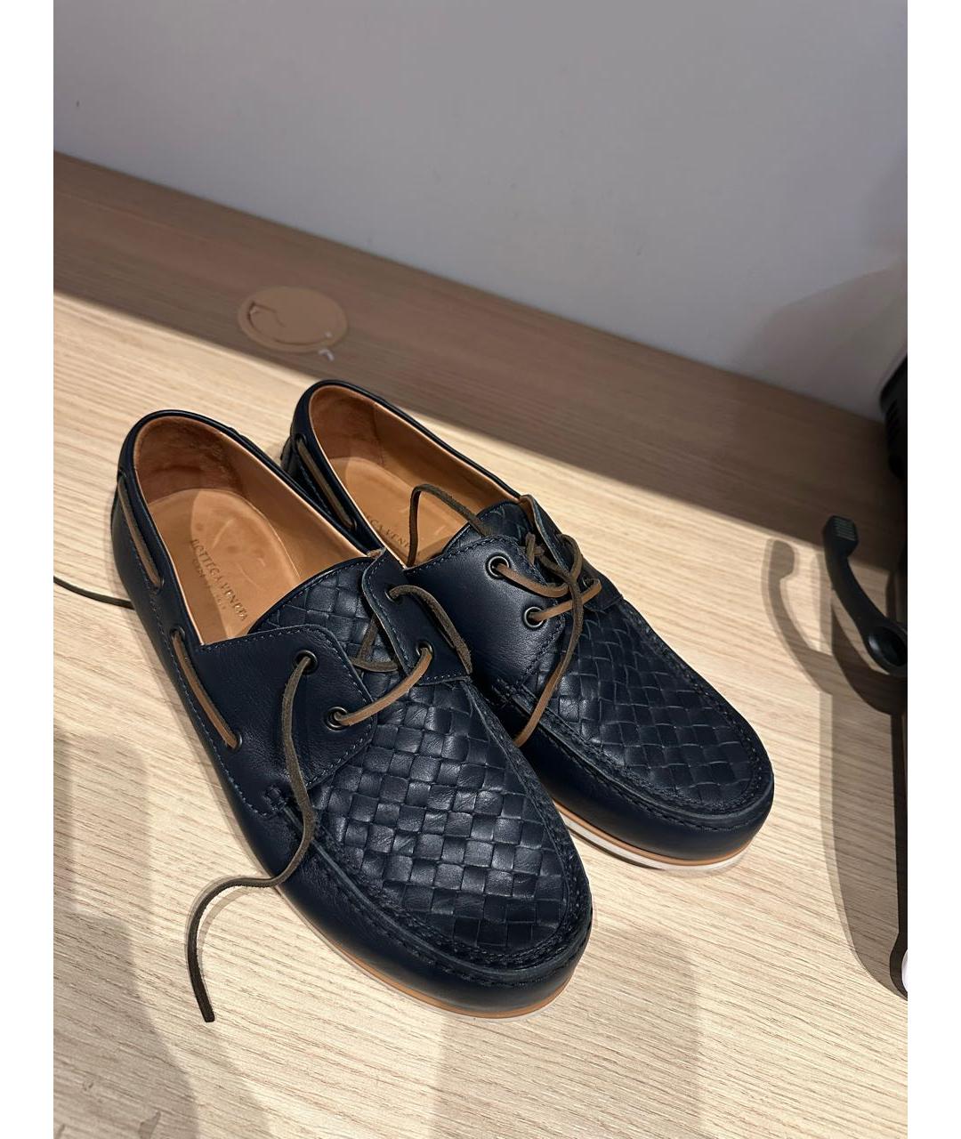BOTTEGA VENETA Темно-синие кожаные низкие ботинки, фото 2