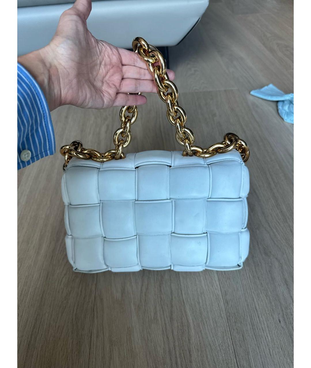BOTTEGA VENETA Белая кожаная сумка с короткими ручками, фото 3