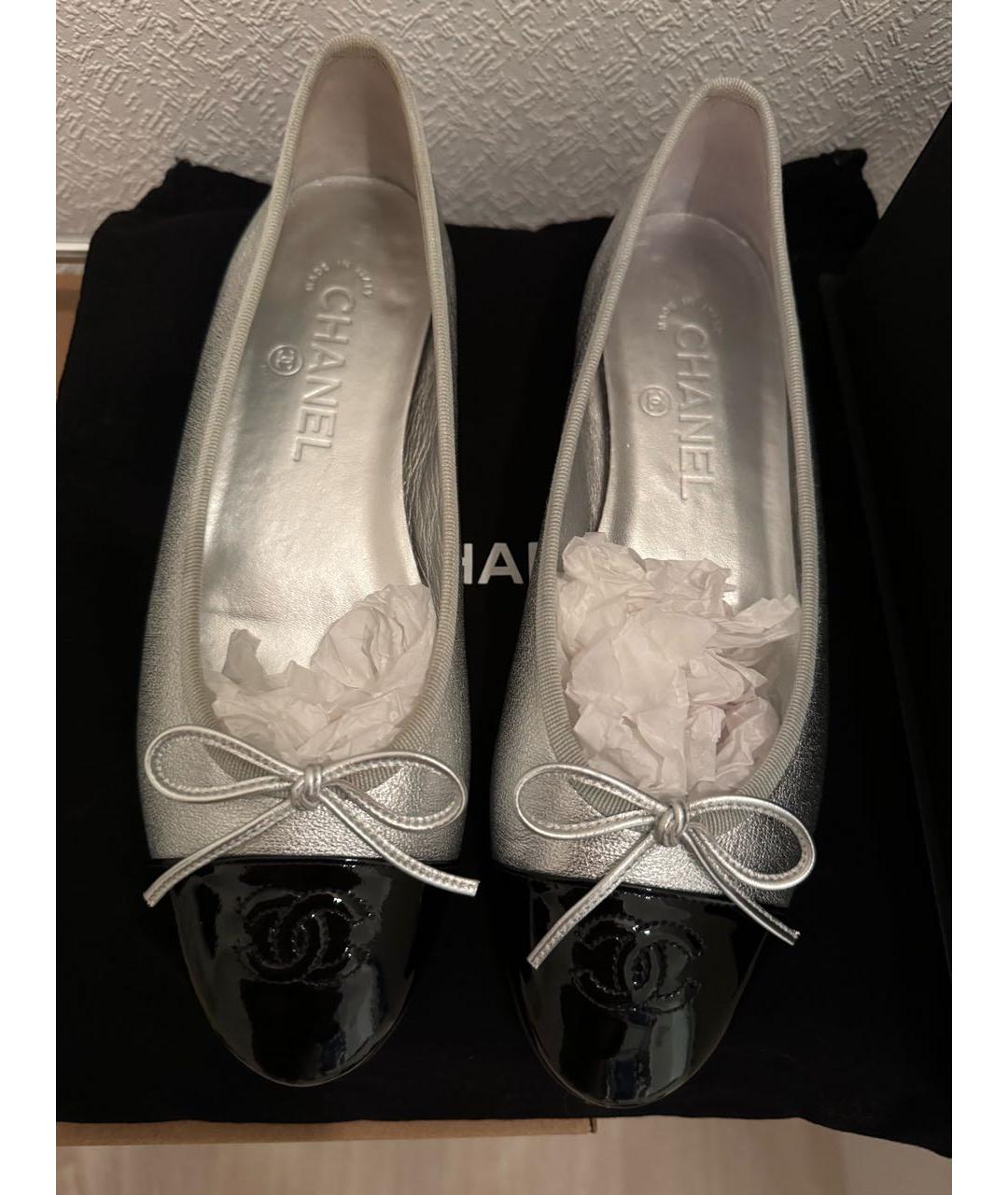 CHANEL Серебряные кожаные балетки, фото 2