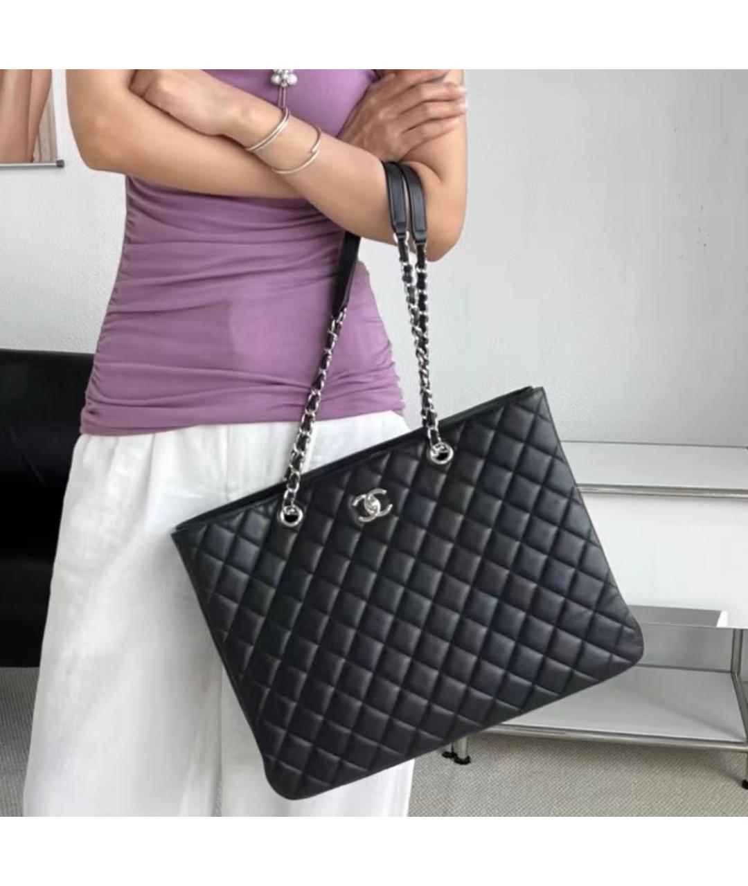 CHANEL Черная кожаная сумка тоут, фото 5