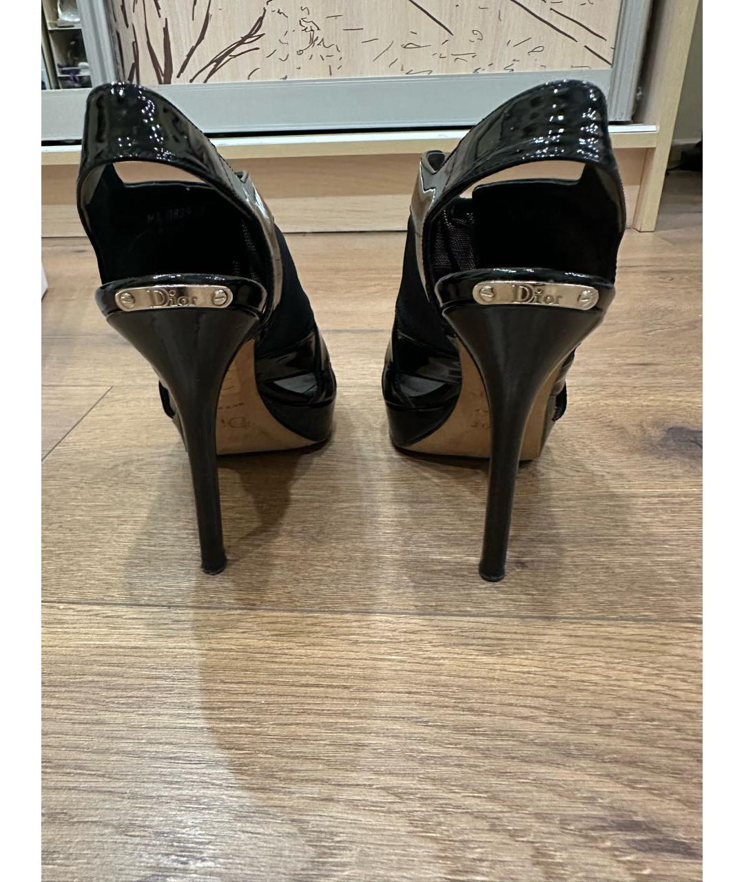 CHRISTIAN DIOR Черные босоножки из лакированной кожи, фото 4