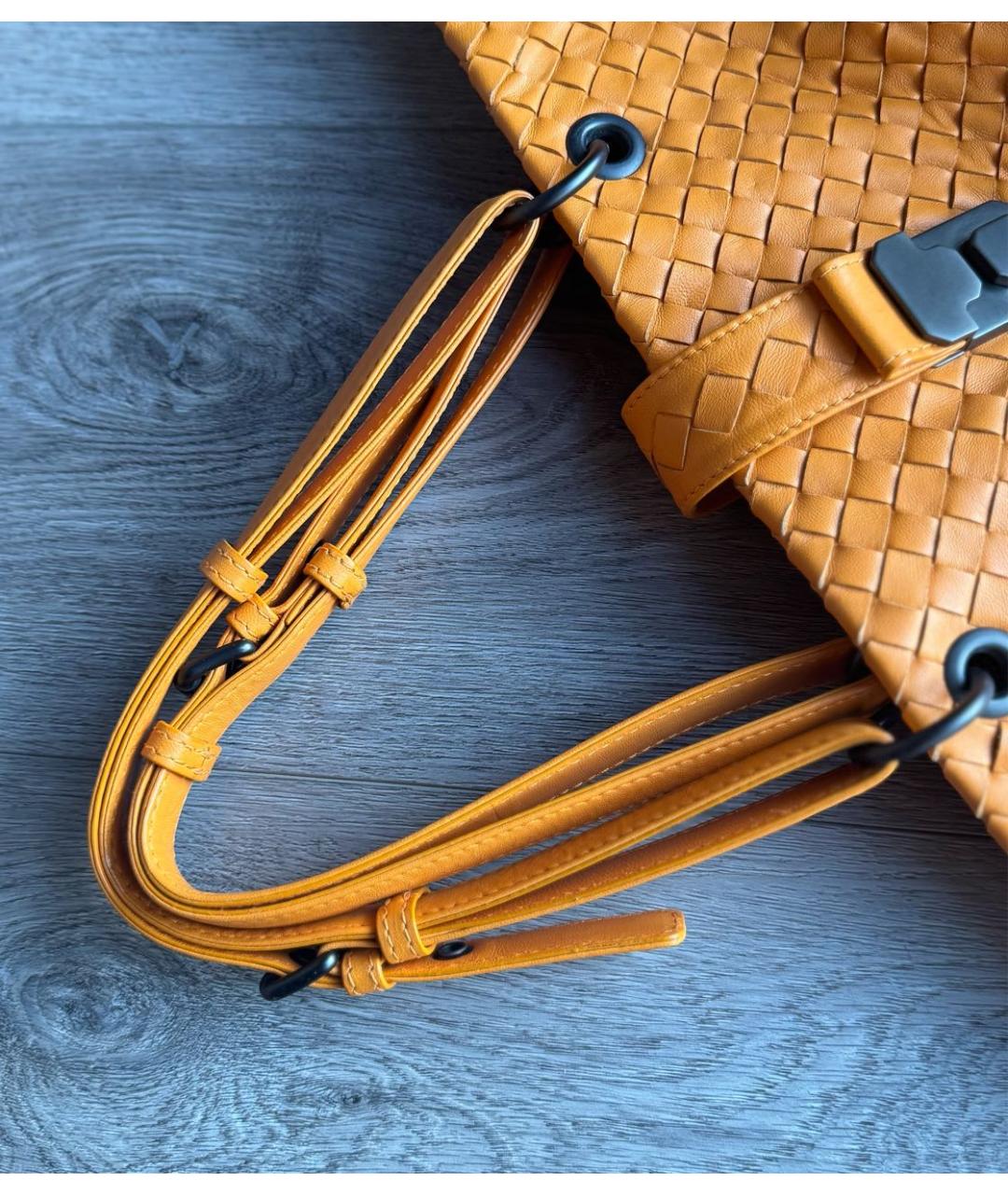 BOTTEGA VENETA Оранжевая кожаная сумка тоут, фото 7