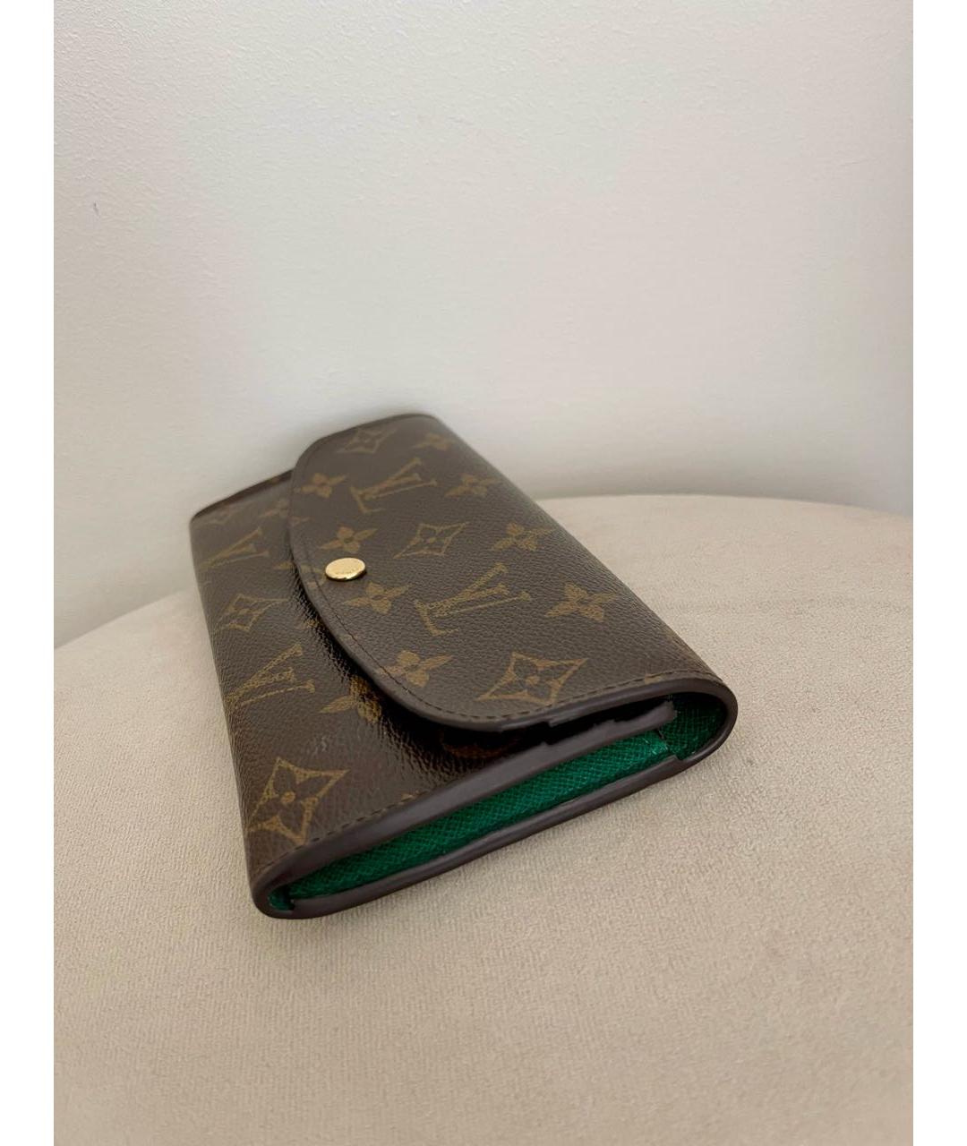 LOUIS VUITTON Зеленый кошелек, фото 2