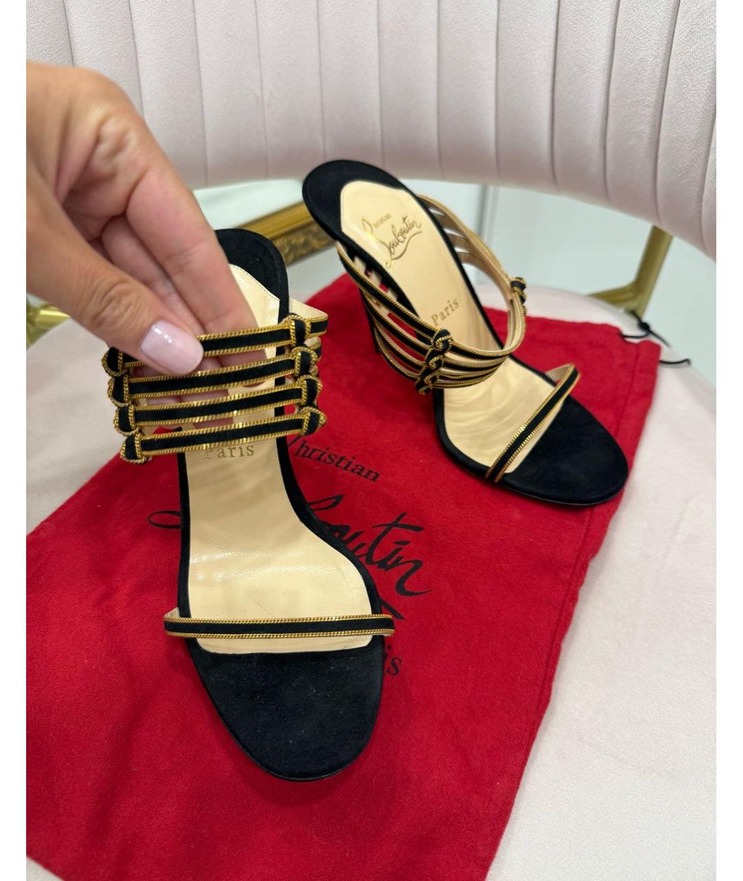 CHRISTIAN LOUBOUTIN Черные замшевые босоножки, фото 5