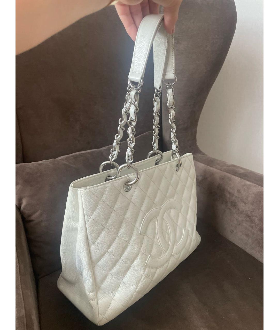 CHANEL Белая кожаная сумка тоут, фото 3