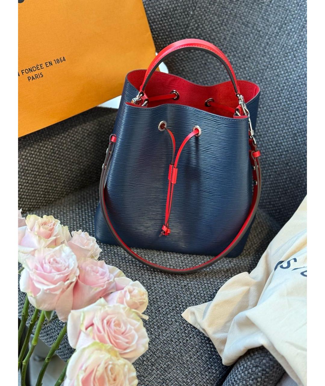 LOUIS VUITTON Темно-синяя кожаная сумка тоут, фото 9