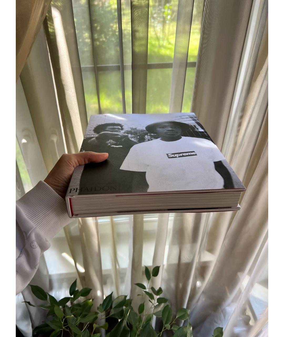 SUPREME Книга, фото 3