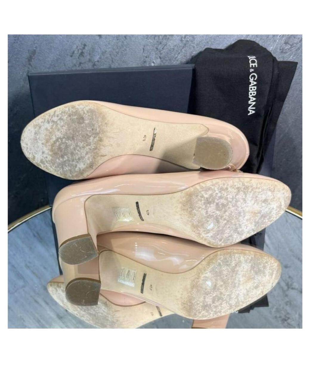 DOLCE&GABBANA Бежевые лодочки на низком каблуке из лакированной кожи, фото 4