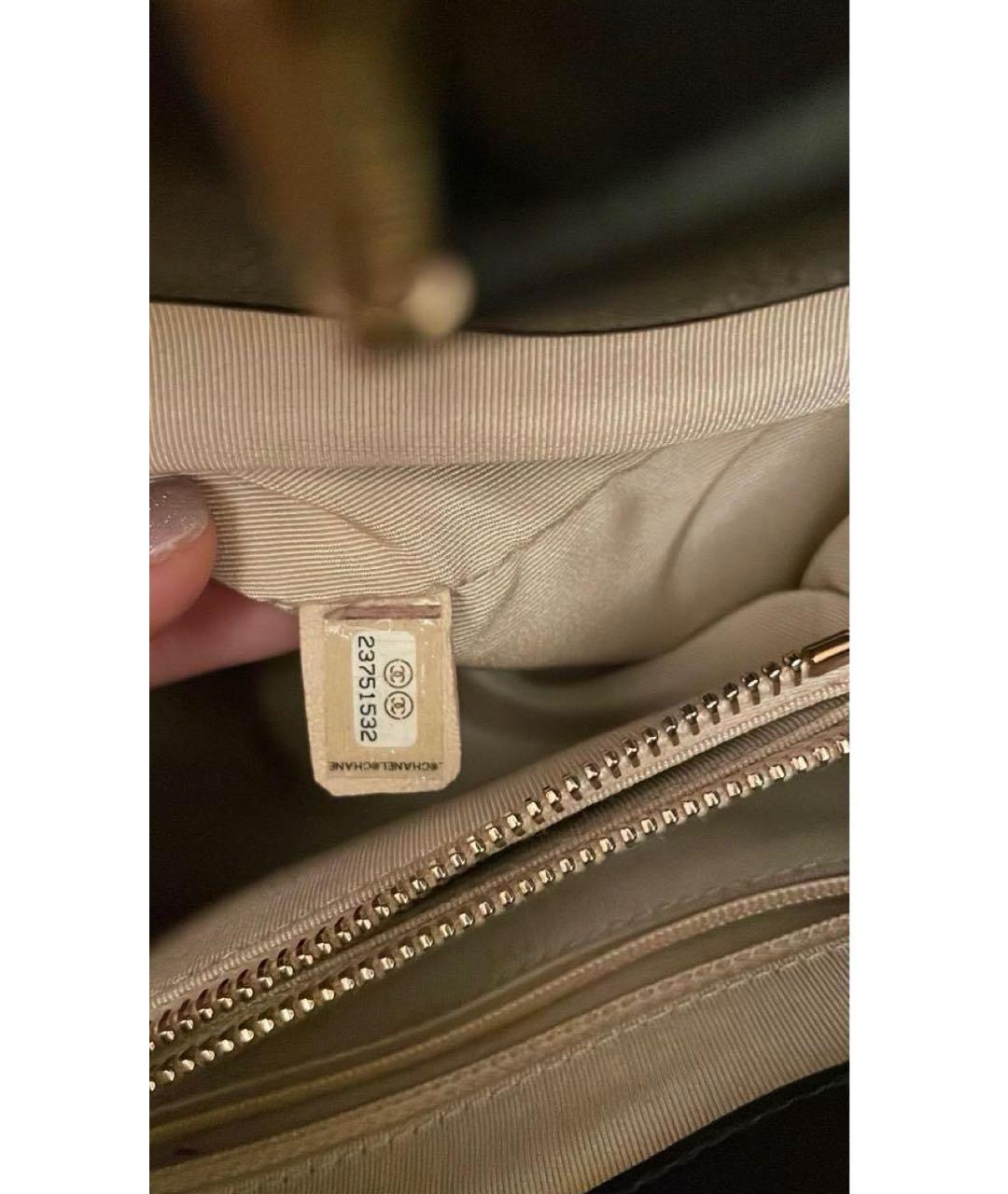 CHANEL Черная кожаная сумка с короткими ручками, фото 6