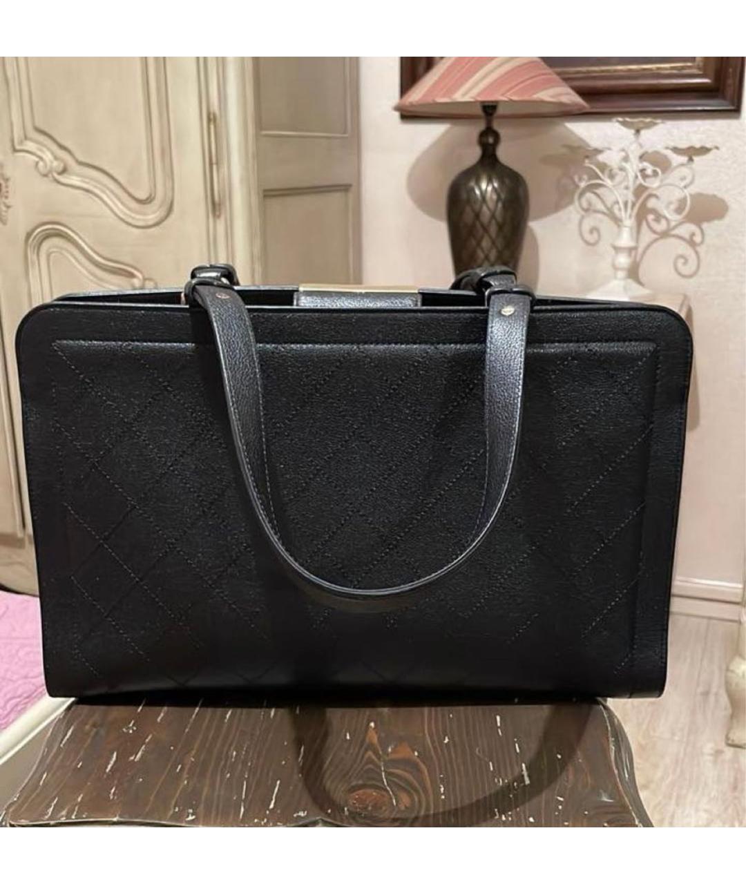 CHANEL Черная кожаная сумка с короткими ручками, фото 2