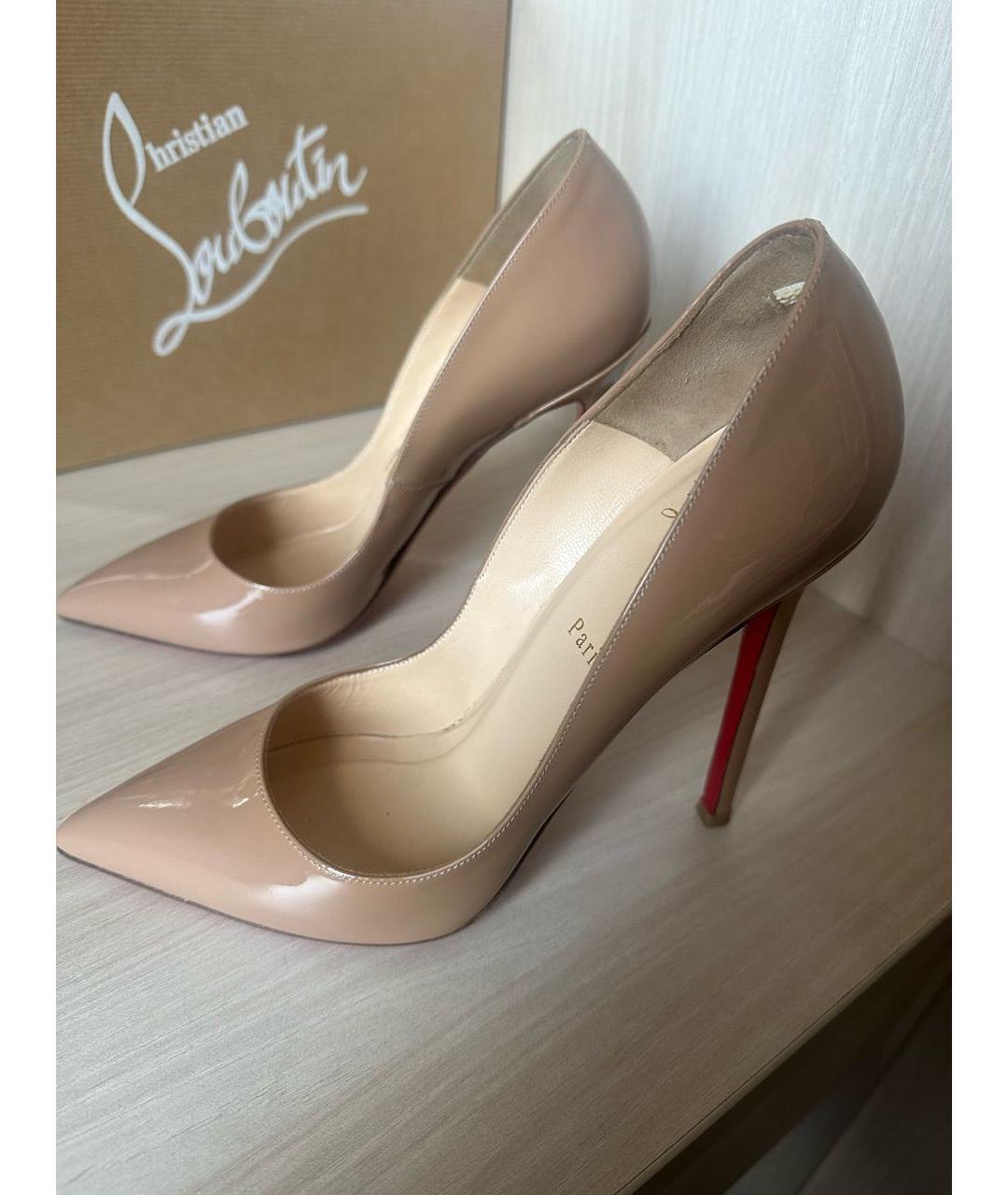 CHRISTIAN LOUBOUTIN Бежевые туфли из лакированной кожи, фото 6