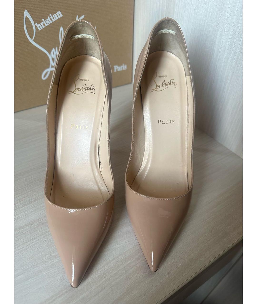 CHRISTIAN LOUBOUTIN Бежевые туфли из лакированной кожи, фото 3