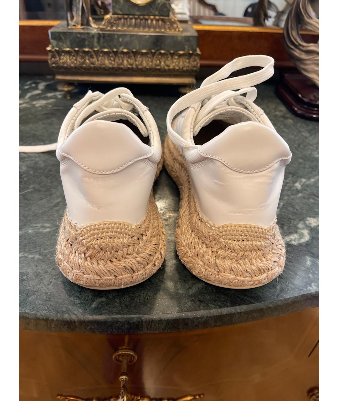 CHRISTIAN LOUBOUTIN Белые кожаные кроссовки, фото 4