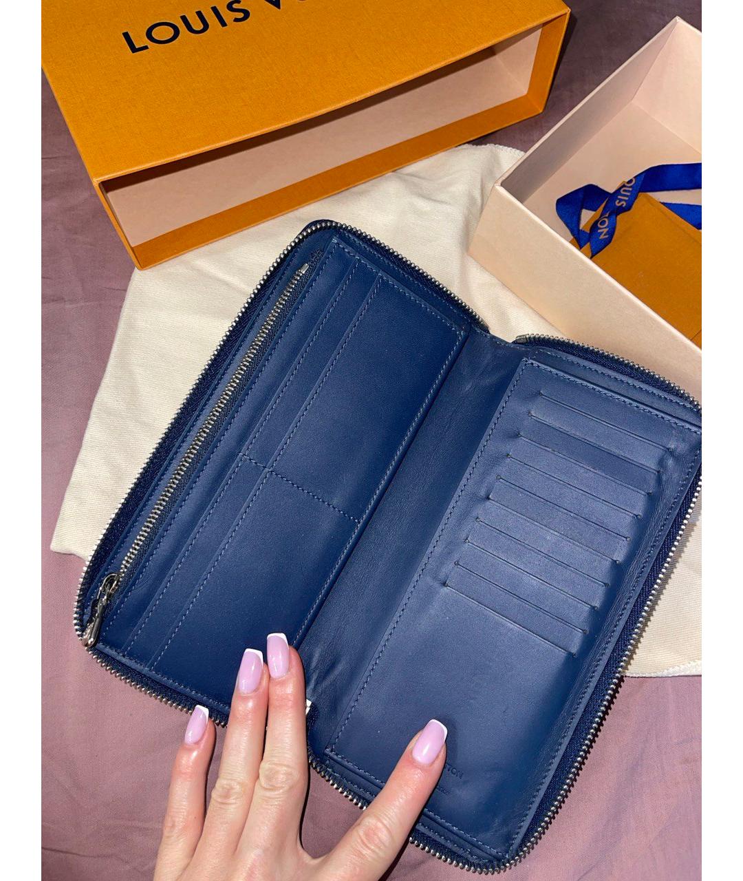 LOUIS VUITTON Синий кожаный кошелек, фото 3