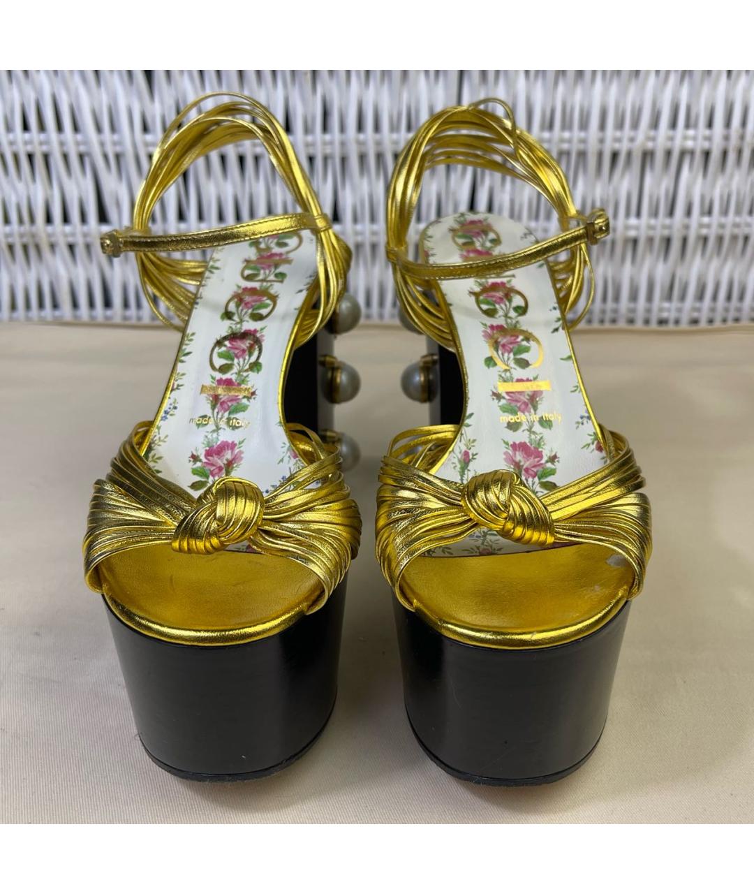 GUCCI Золотые кожаные босоножки, фото 2