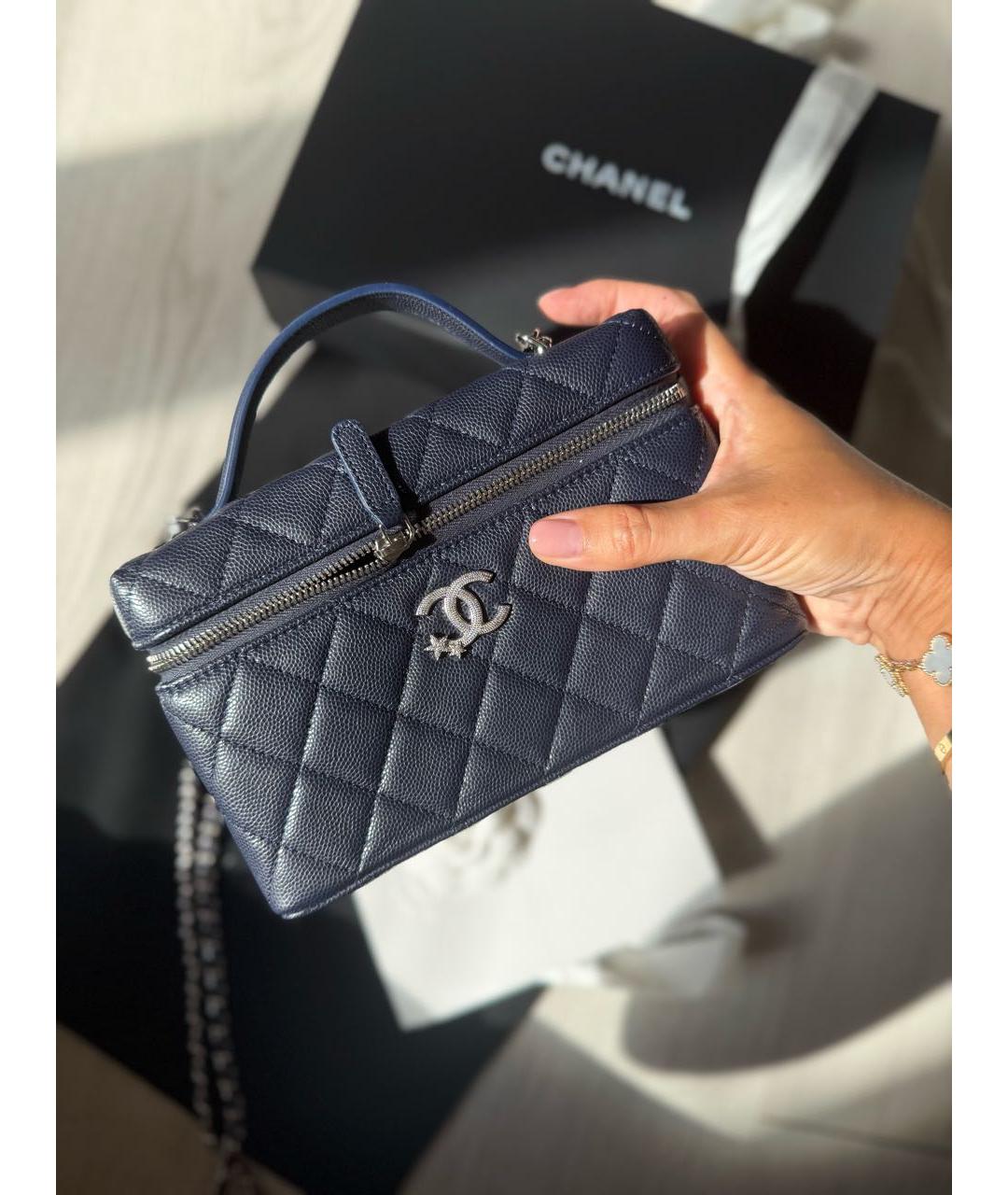 CHANEL Черная кожаная сумка с короткими ручками, фото 5