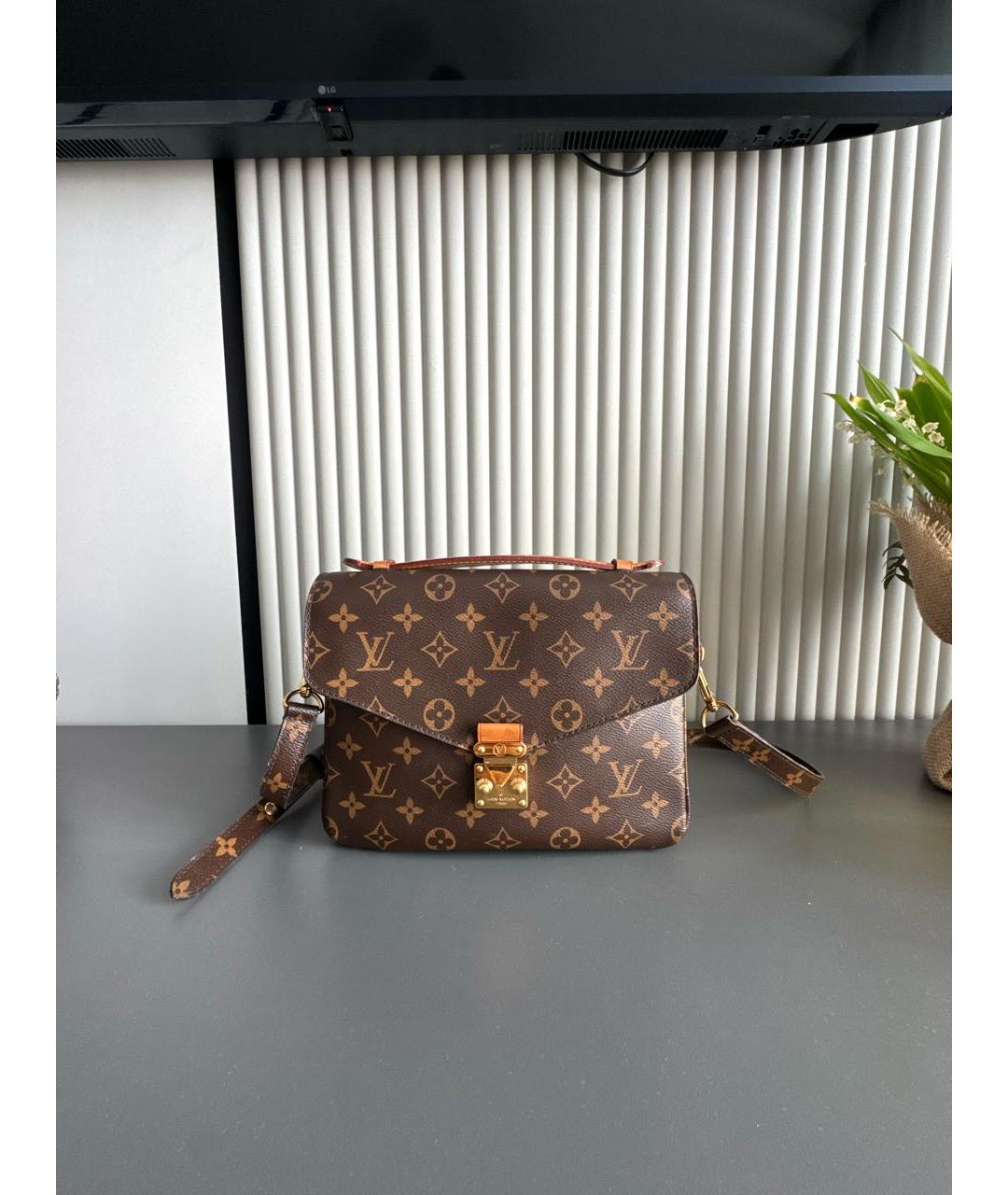 LOUIS VUITTON Коричневая кожаная сумка через плечо, фото 9