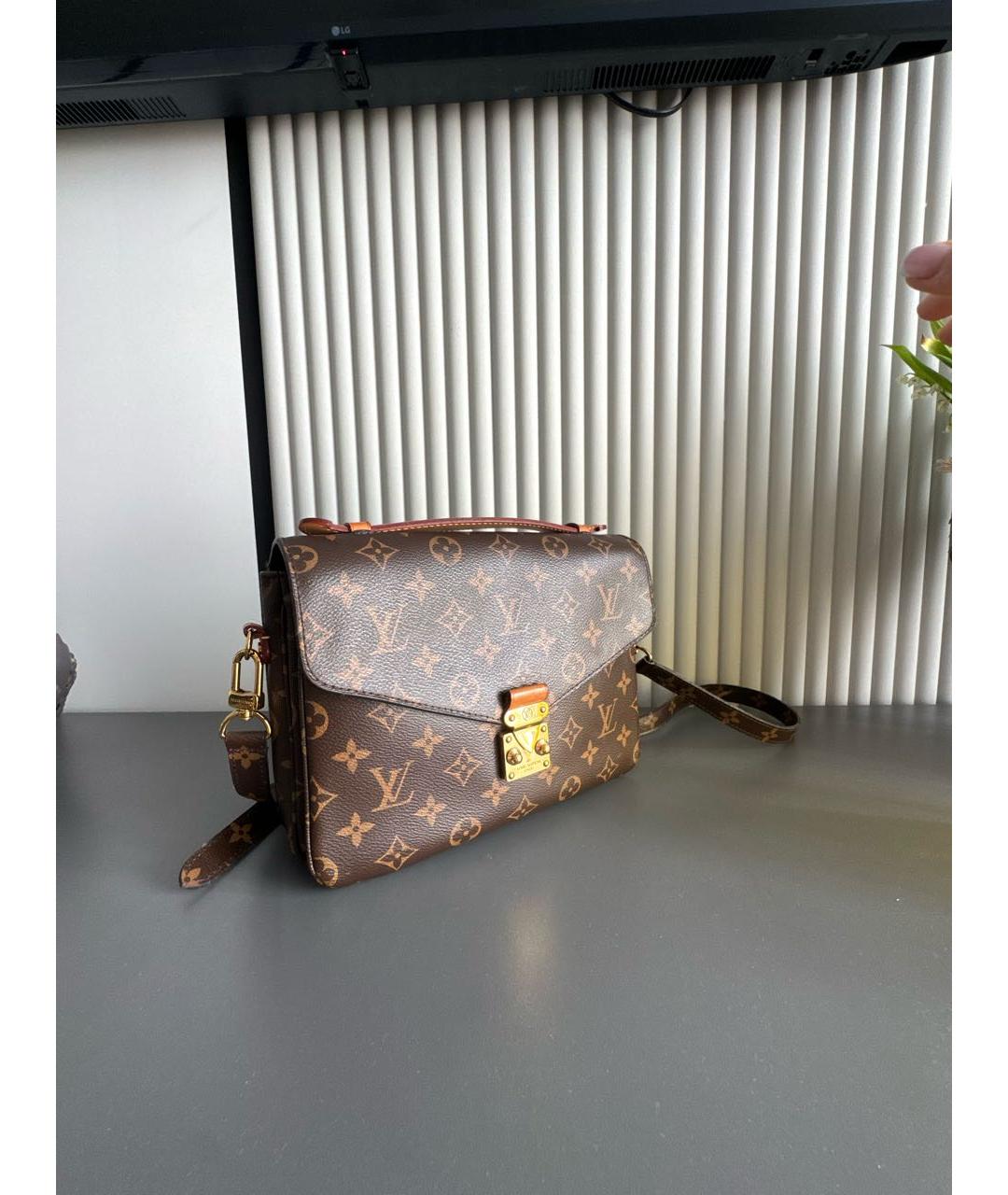 LOUIS VUITTON Коричневая кожаная сумка через плечо, фото 2