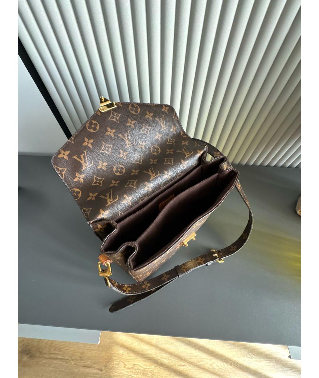 LOUIS VUITTON Коричневая кожаная сумка через плечо, фото 4