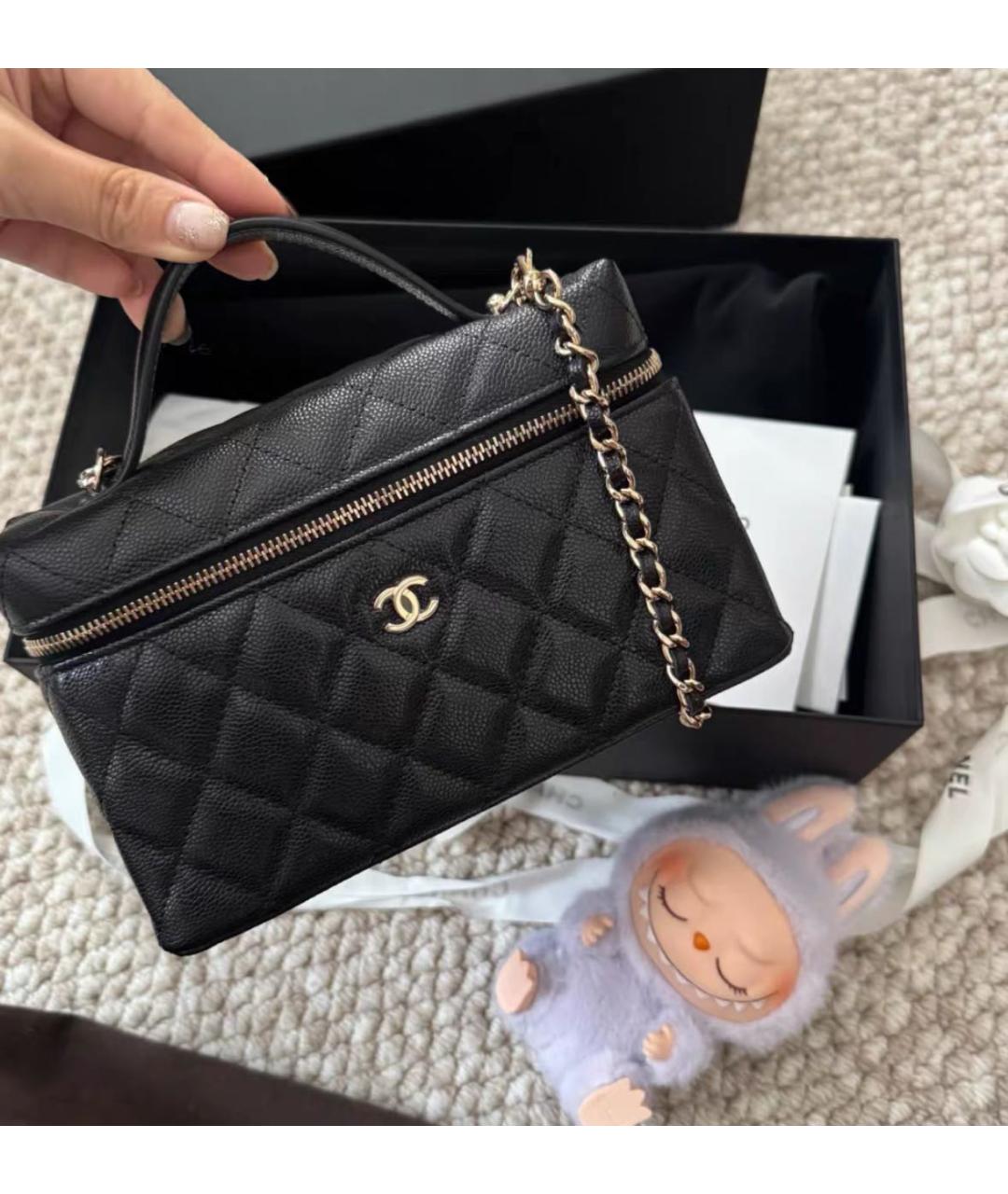 CHANEL Черная кожаная сумка с короткими ручками, фото 4