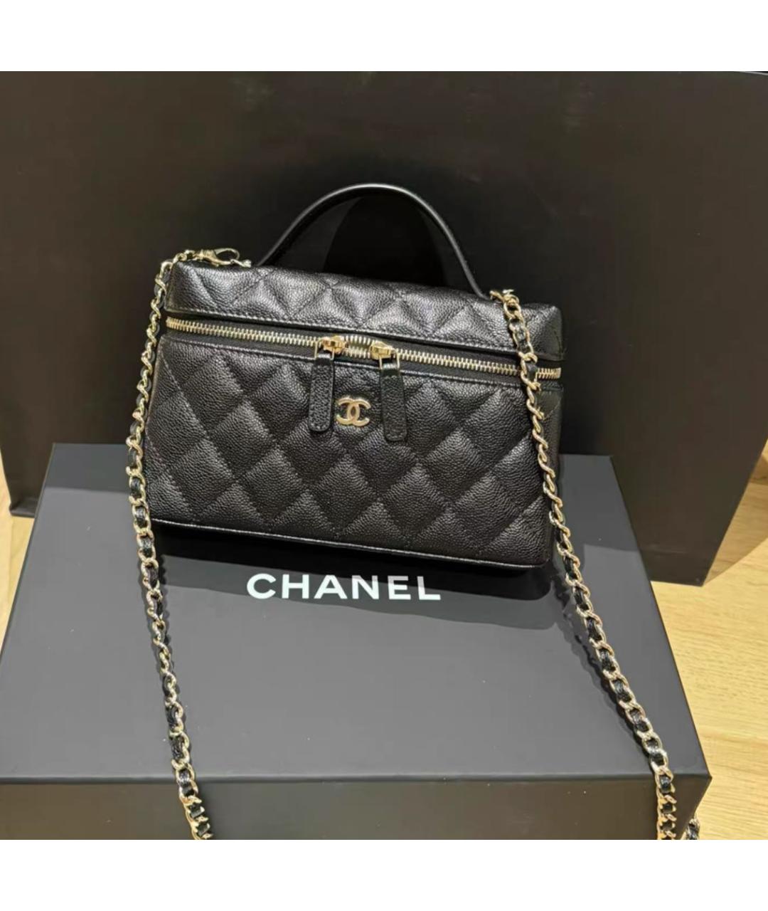 CHANEL Черная кожаная сумка с короткими ручками, фото 5