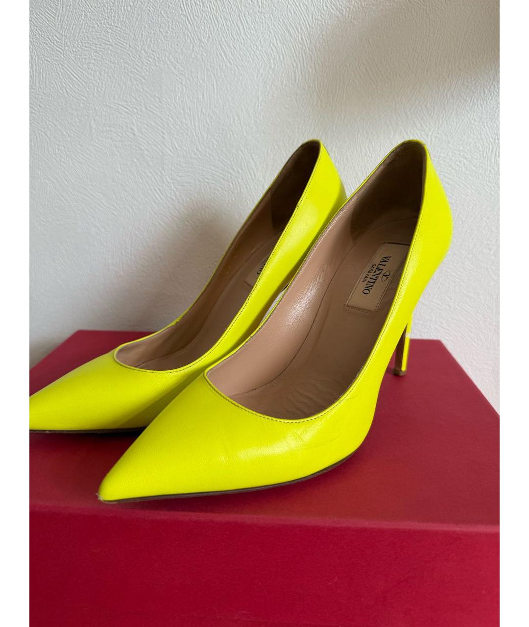 VALENTINO Салатовые кожаные туфли, фото 3