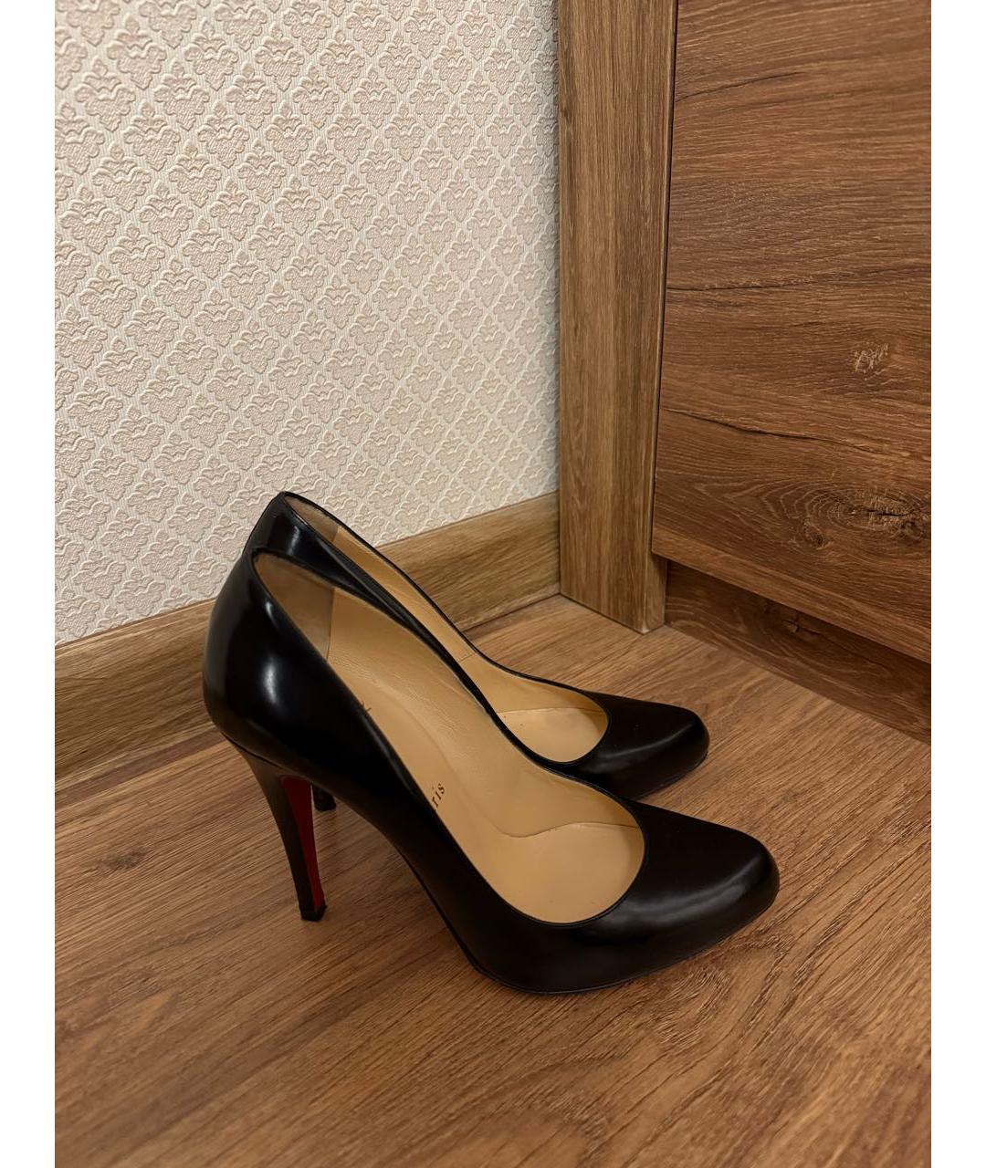 CHRISTIAN LOUBOUTIN Черные туфли из лакированной кожи, фото 5