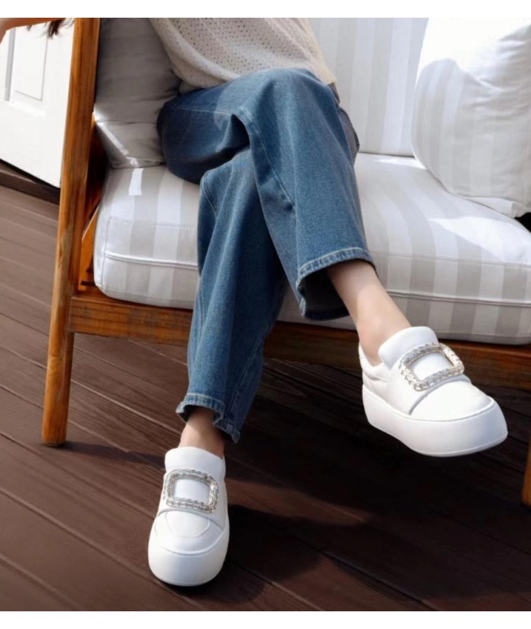 ROGER VIVIER Белые кожаные слипоны, фото 6