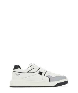 VALENTINO Низкие кроссовки / кеды