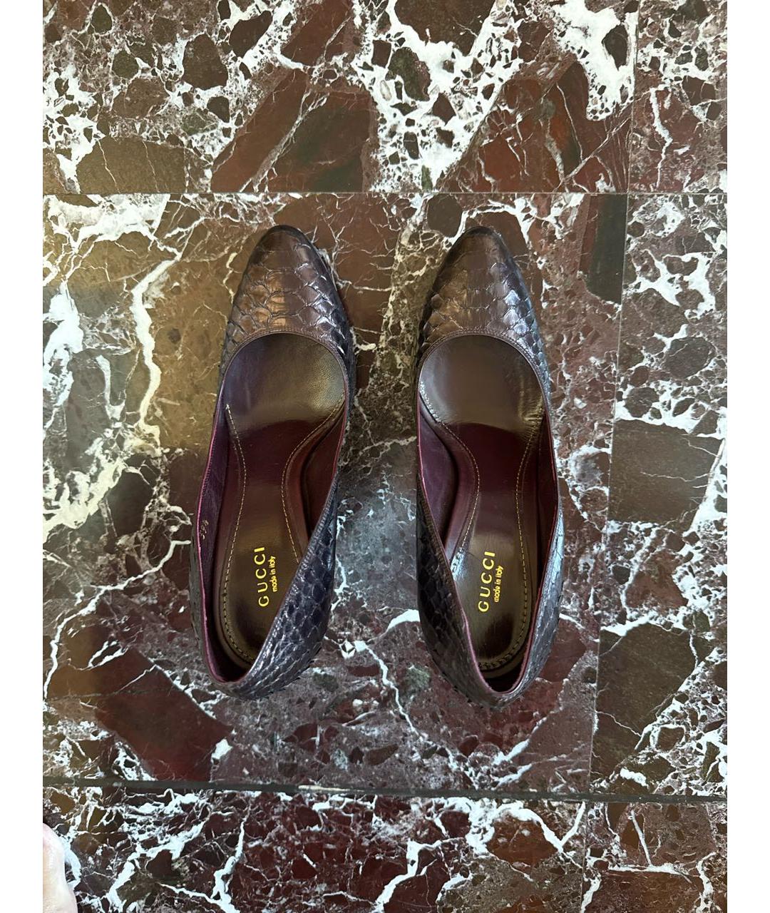 GUCCI Бордовые туфли из экзотической кожи, фото 3