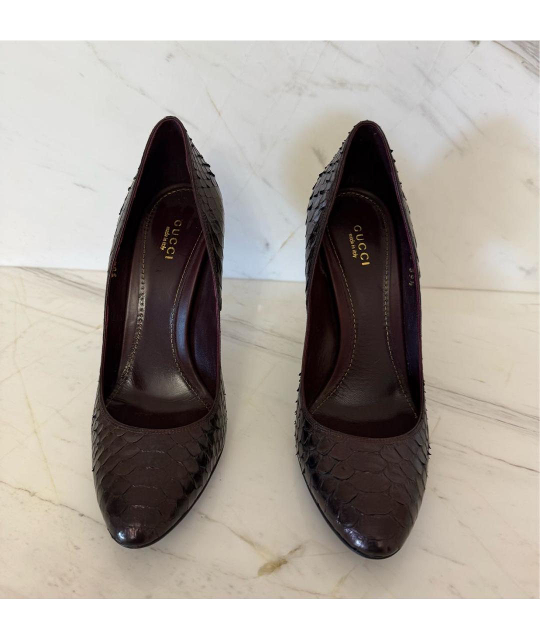 GUCCI Бордовые туфли из экзотической кожи, фото 2