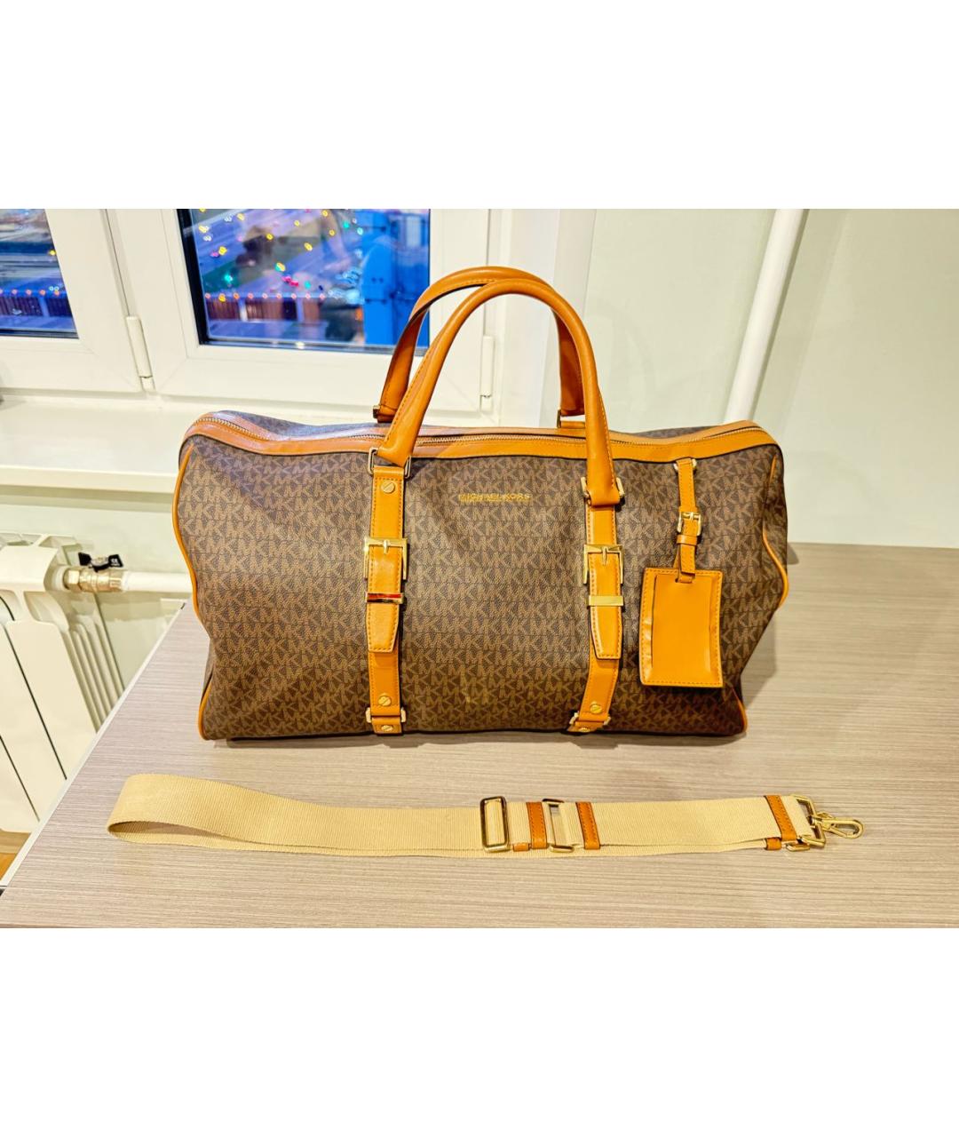 MICHAEL MICHAEL KORS Коричневая дорожная/спортивная сумка, фото 5