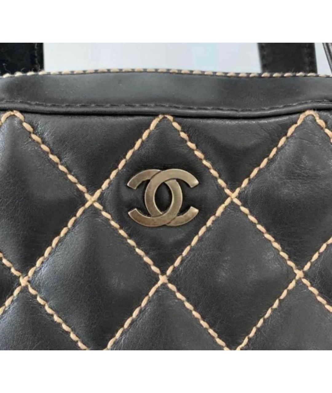 CHANEL Черная кожаная сумка с короткими ручками, фото 3
