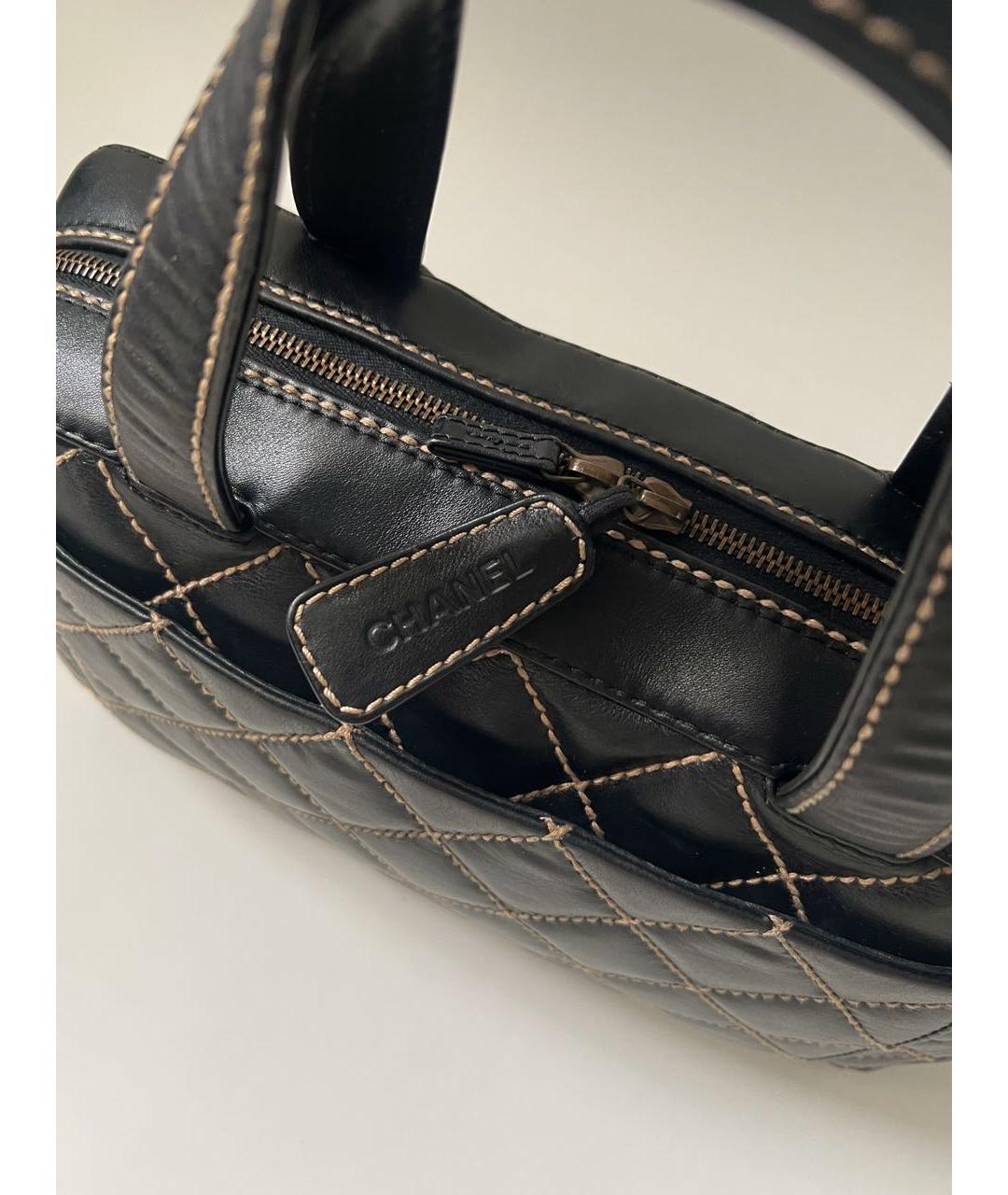 CHANEL Черная кожаная сумка с короткими ручками, фото 5