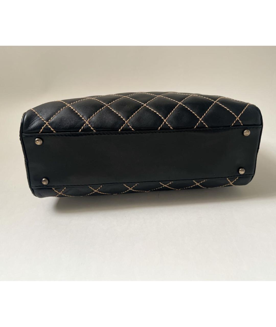 CHANEL Черная кожаная сумка с короткими ручками, фото 6