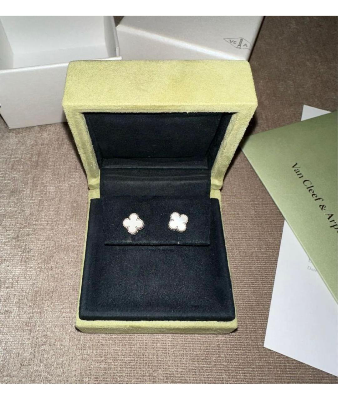 VAN CLEEF & ARPELS Бежевые серьги из белого золота, фото 4