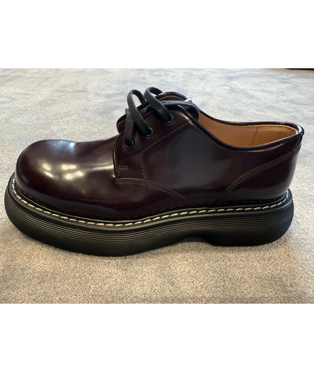 BOTTEGA VENETA Бордовые низкие ботинки из лакированной кожи, фото 8