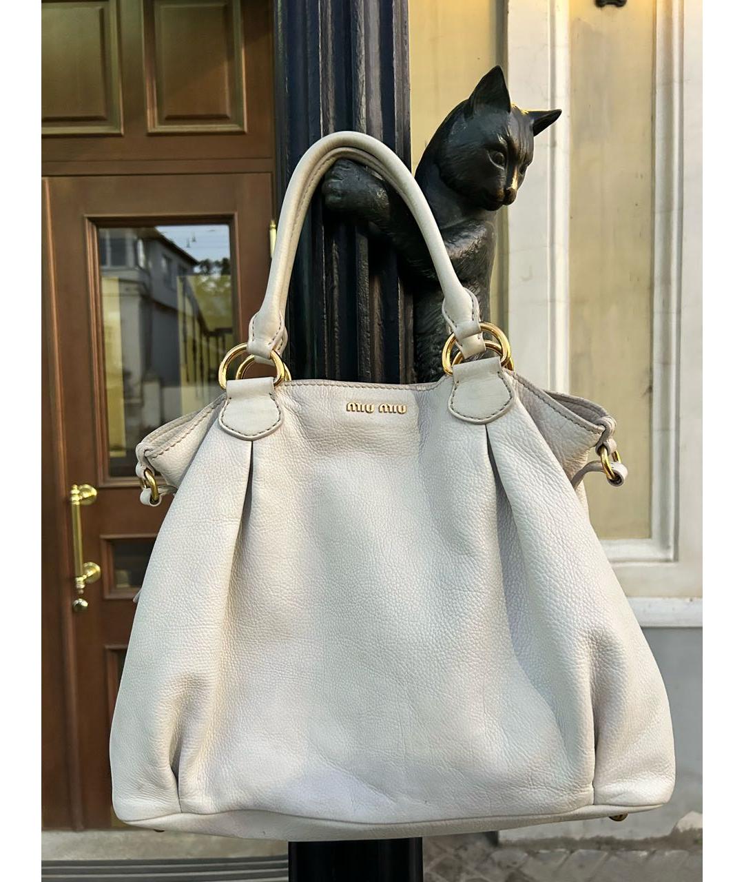 MIU MIU Белая кожаная сумка с короткими ручками, фото 2