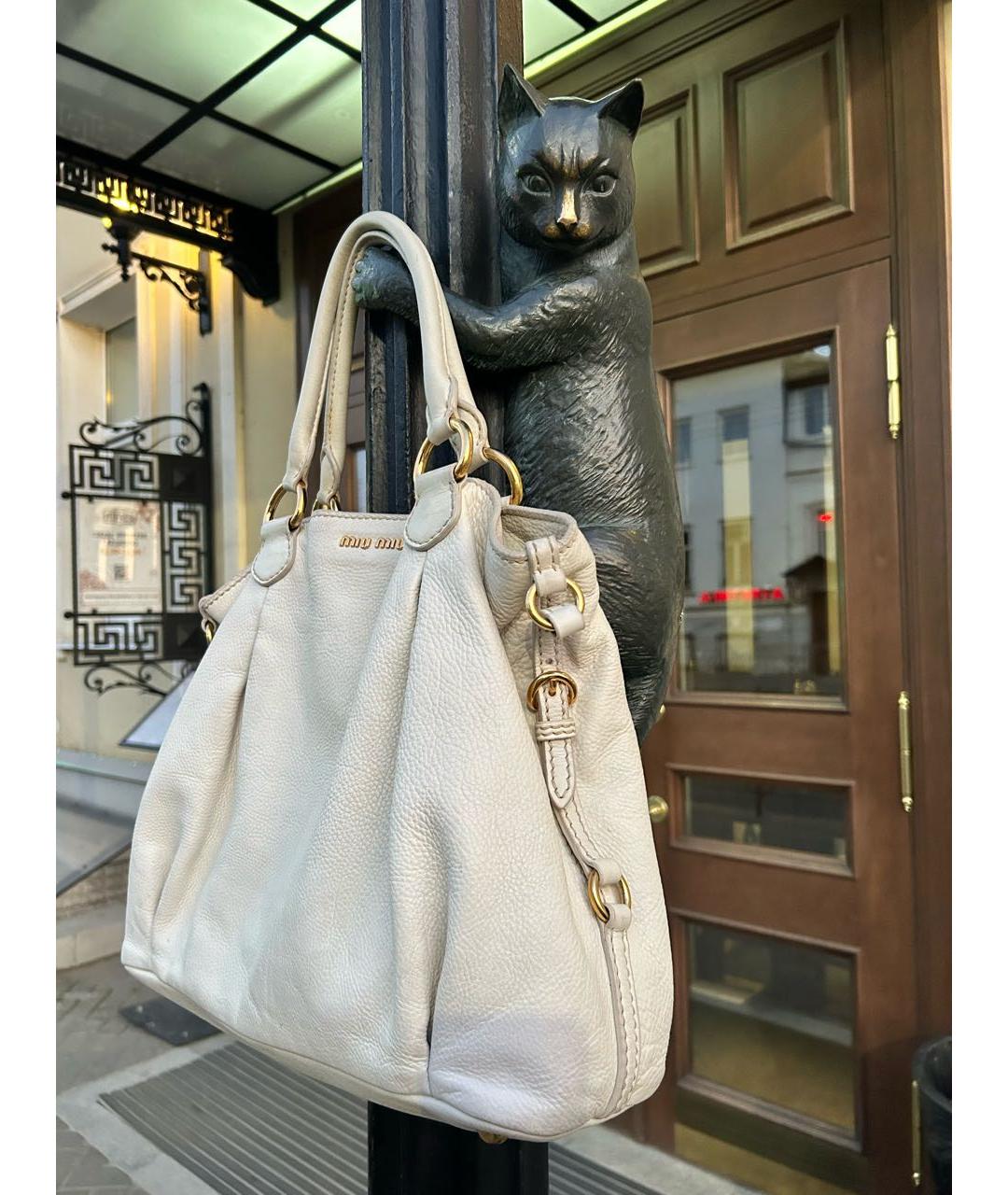 MIU MIU Белая кожаная сумка с короткими ручками, фото 6