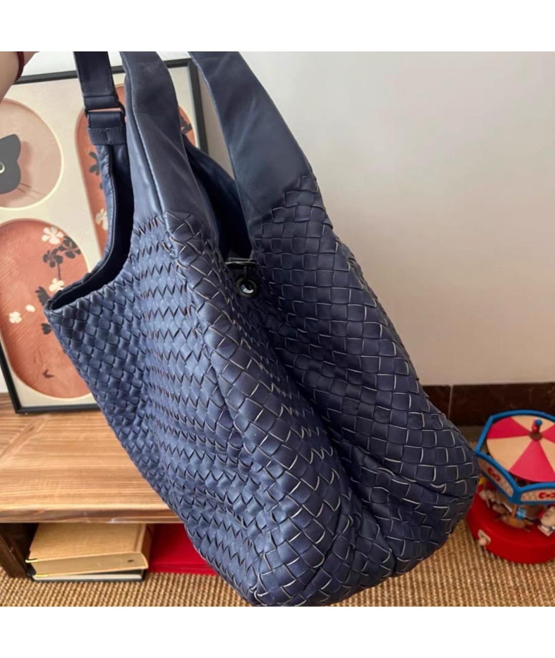 BOTTEGA VENETA Темно-синяя кожаная сумка тоут, фото 3
