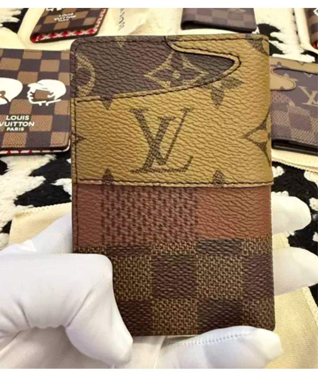 LOUIS VUITTON Коричневый кожаный кардхолдер, фото 4