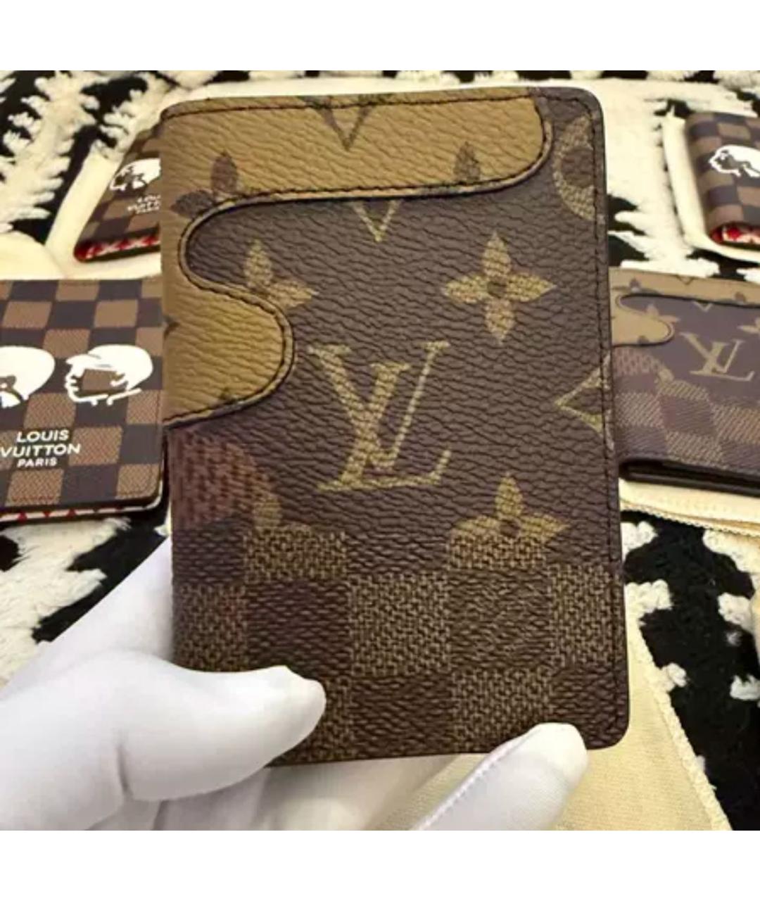 LOUIS VUITTON Коричневый кожаный кардхолдер, фото 2