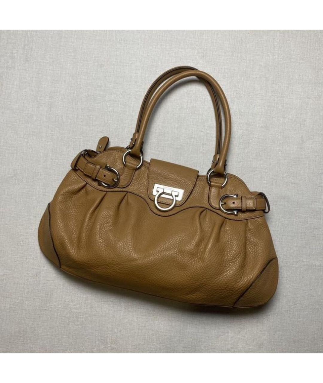 FERRAGAMO Коричневая кожаная сумка с короткими ручками, фото 8
