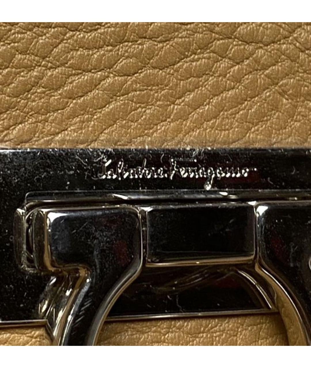 FERRAGAMO Коричневая кожаная сумка с короткими ручками, фото 4