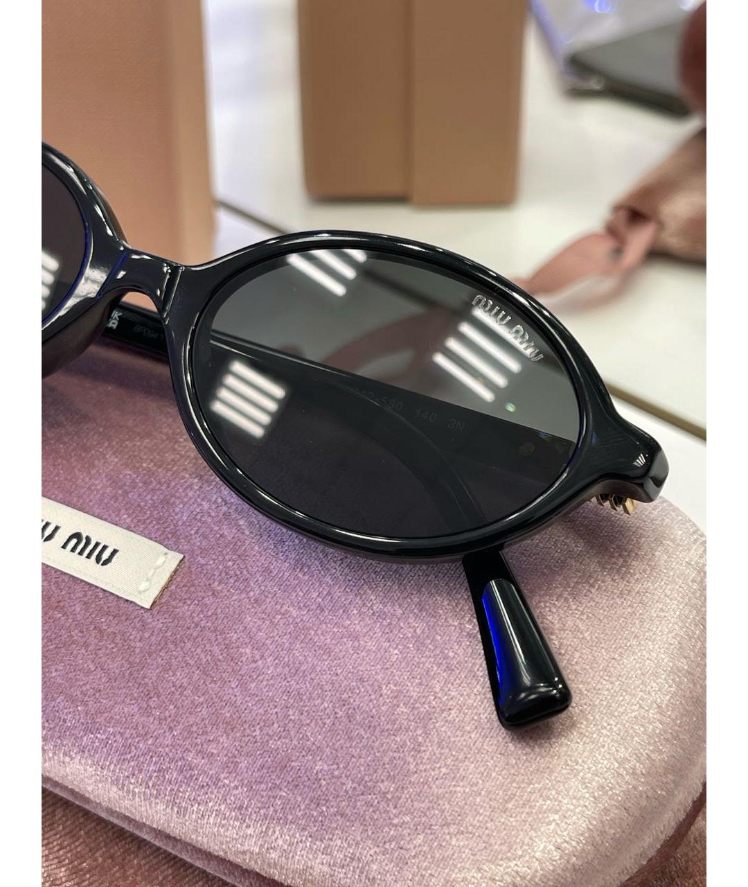 MIU MIU Черные пластиковые солнцезащитные очки, фото 4