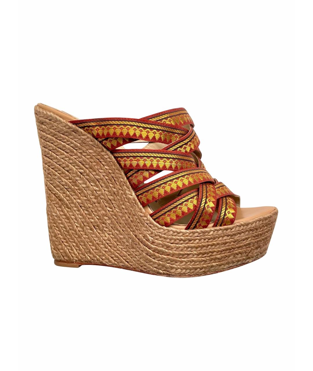 CHRISTIAN LOUBOUTIN Золотые текстильные сабо, фото 1