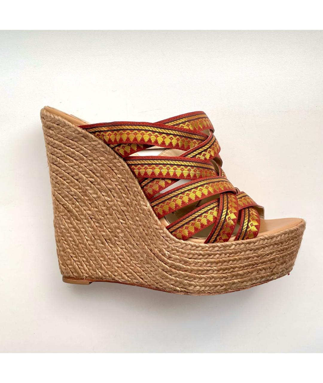 CHRISTIAN LOUBOUTIN Золотые текстильные сабо, фото 9