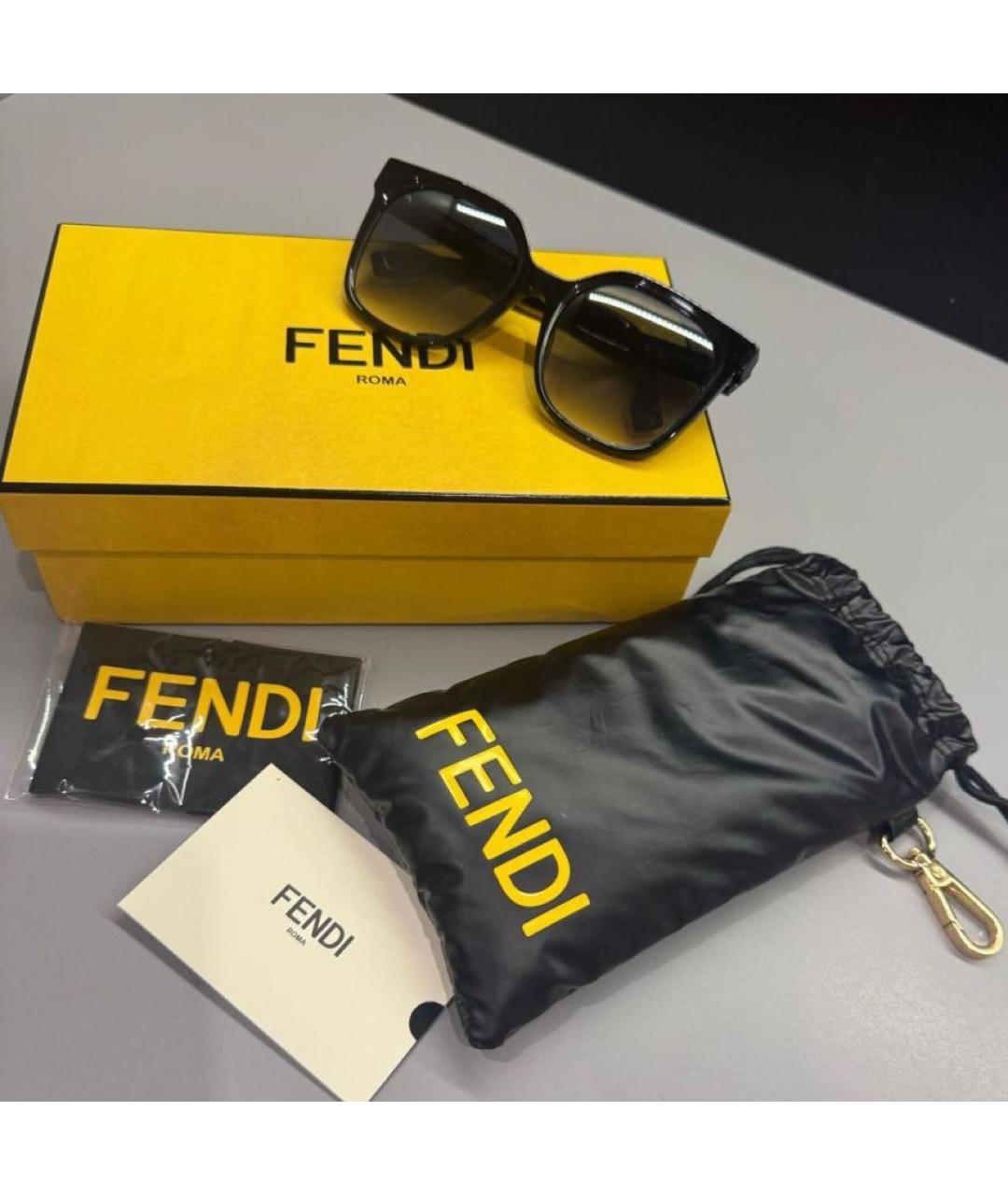 FENDI Черные пластиковые солнцезащитные очки, фото 4
