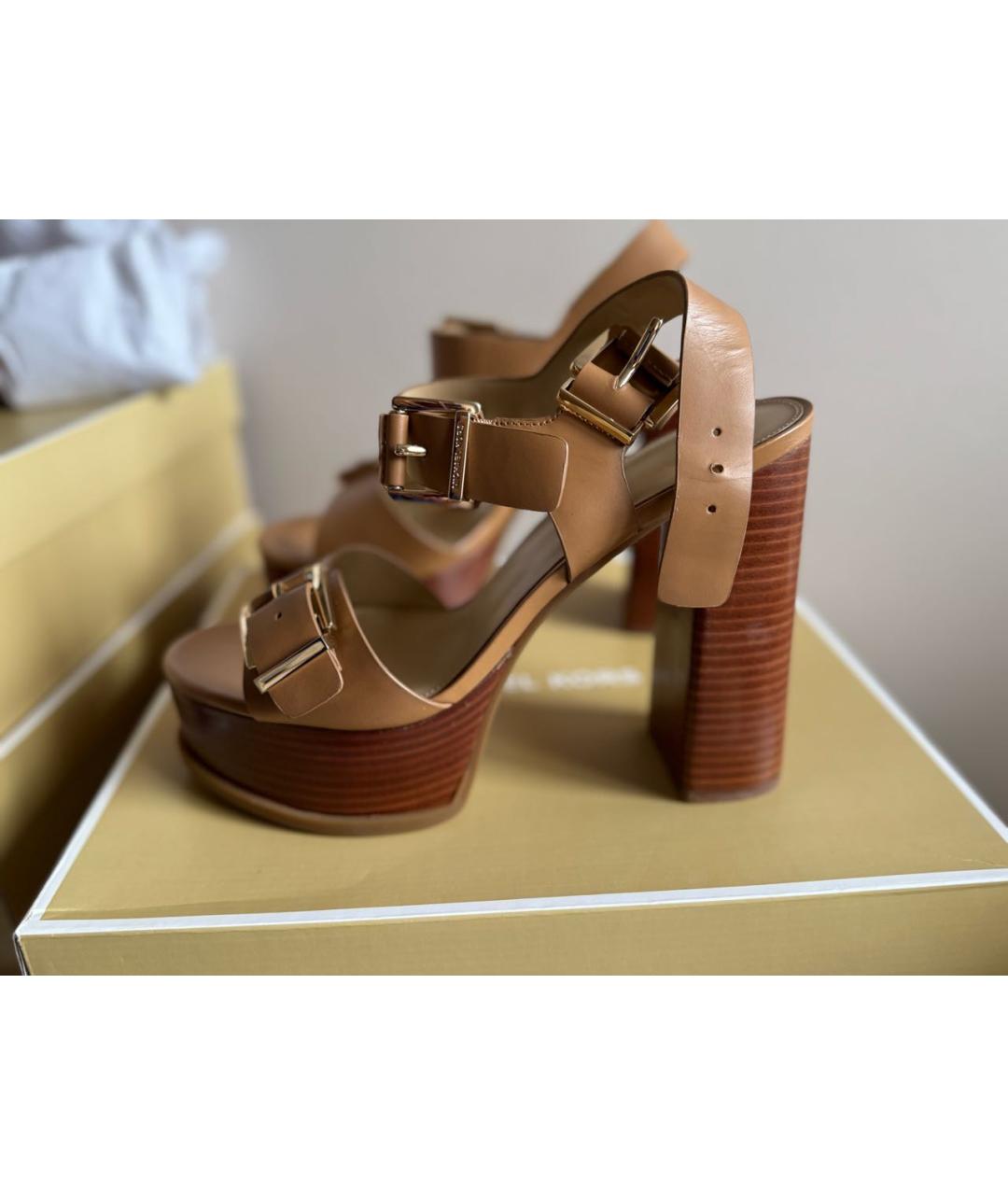 MICHAEL MICHAEL KORS Бежевые кожаные босоножки, фото 5